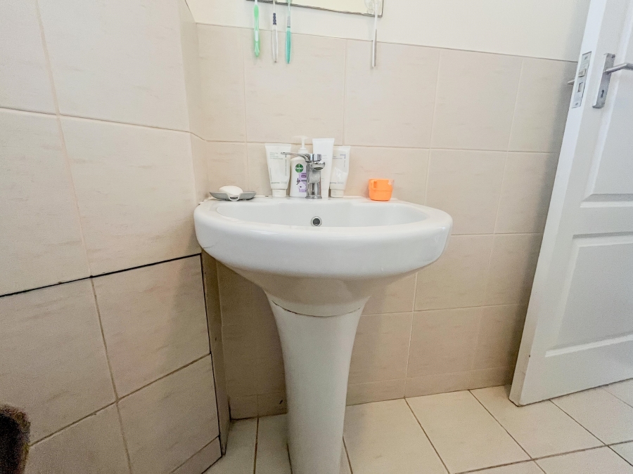 To Let 3 Bedroom Property for Rent in Pinelands Western Cape